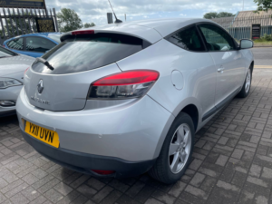 2011 Renault Megane 1.6 16v Dynamique Tomtom Coupe 3dr Petrol Manual Euro 5 (110 Ps) in Silver — image 6