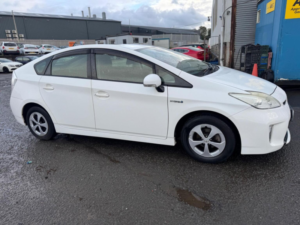 2012 Toyota Prius 1.8 Vvt-H T Spirit Hatchback 5dr Petrol Hybrid CVT Euro 5 (s/s) (136 Ps) in White — image 3