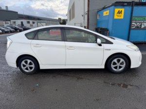 2012 Toyota Prius 1.8 Vvt-H T Spirit Hatchback 5dr Petrol Hybrid CVT Euro 5 (s/s) (136 Ps) in White — image 4