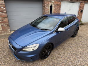 2016 Volvo V40 1.5 R-Design T3 in Blue — image 2