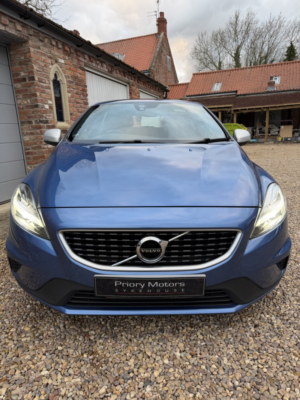 2016 Volvo V40 1.5 R-Design T3 in Blue — image 5