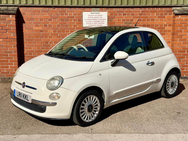 2011 Fiat 500 1.2 Lounge Dualogic Euro 4 3dr in White — image 1