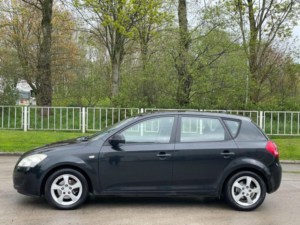 2009 Kia Ceed 1.6 Crdi Gs 5dr in Black — image 4