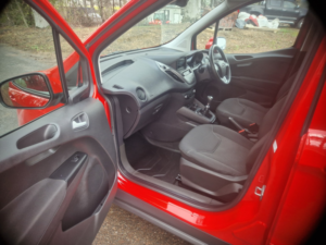 2023 Ford Transit Courier 1.0 Transit Courier Limited Van 1.0l Ecoboost 100ps Fwd 6 Speed Manual in Red — image 6