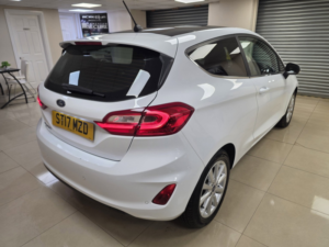 2017 Ford Fiesta 1.0t Ecoboost Titanium Hatchback 3dr Petrol Manual Euro 6 (s/s) (100 Ps) in Multicolour — image 2