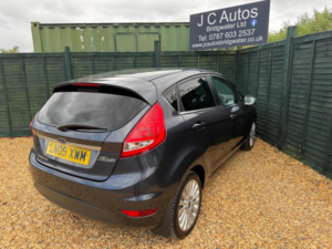 2009 Ford Fiesta 1.6 Titanium 5dr in Grey — image 4