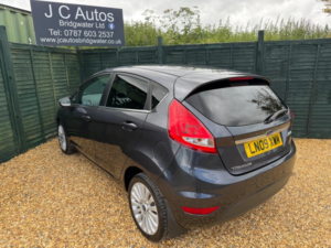 2009 Ford Fiesta 1.6 Titanium 5dr in Grey — image 6