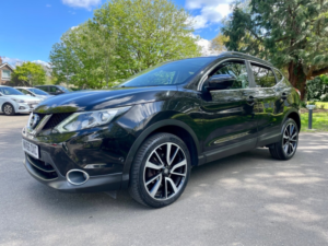 2016 Nissan Qashqai 1.6 Dig-T Tekna SUV 5dr Petrol Manual 2WD Euro 6 (s/s) (163 Ps) in Black — image 3