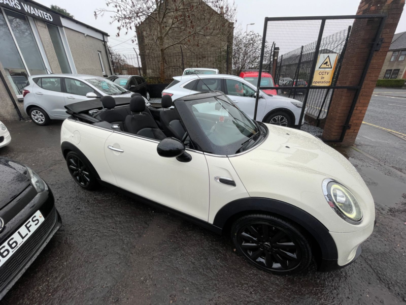 2018 MINI Convertible 1.5l Cooper Convertible 2dr Petrol Manual Euro 6 (134 Bhp) in White — image 1