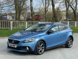 2015 Volvo V40 Cross Country 1.6 D2 Lux Powershift Euro 5 (s/s) 5dr in Blue — image 3