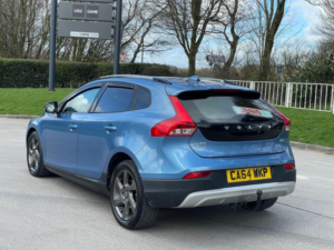 2015 Volvo V40 Cross Country 1.6 D2 Lux Powershift Euro 5 (s/s) 5dr in Blue — image 5