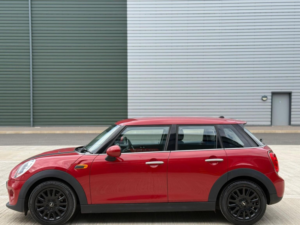 2017 MINI Hatch 1.2 One Euro 6 (s/s) 5dr in Red — image 4