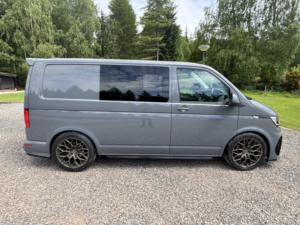 2023 Volkswagen Transporter 2.0 Tdi T28 Highline in Grey — image 2