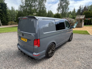 2023 Volkswagen Transporter 2.0 Tdi T28 Highline in Grey — image 3