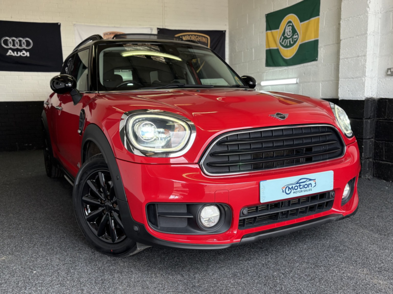 2018 MINI Countryman 2.0 F60 MINI Cooper D All4 Countryman in Red — image 1