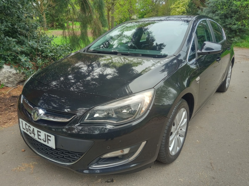 2014 Vauxhall Astra 1.6 16v Elite in Black — image 1