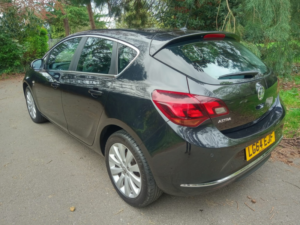 2014 Vauxhall Astra 1.6 16v Elite in Black — image 5