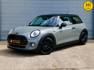 2017 MINI Hatch 1.5 Cooper Hatchback 3dr Petrol Auto Euro 6 (s/s) (136 Ps) in Grey — image 3