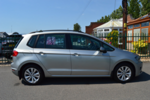 2016 Volkswagen Golf Sv 1.4 Tsi Bluemotion Tech Se in Silver — image 4