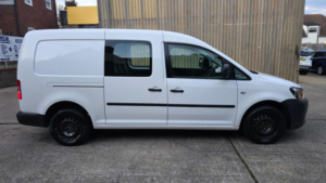 2013 Volkswagen Caddy Maxi 1.6 Tdi C20 Maxi Fwd 5dr in White — image 3