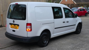 2013 Volkswagen Caddy Maxi 1.6 Tdi C20 Maxi Fwd 5dr in White — image 4