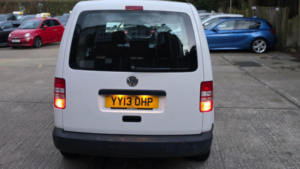 2013 Volkswagen Caddy Maxi 1.6 Tdi C20 Maxi Fwd 5dr in White — image 5