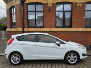 2014 Ford Fiesta 1.0 T Ecoboost Zetec in White — image 2