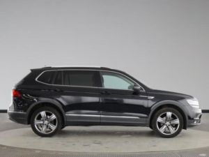 2021 Volkswagen Tiguan Allspace 1.5 Tsi Evo Sel DSG Euro 6 (s/s) 5dr in Black — image 3