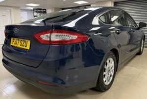 2017 Ford Mondeo 1.5 Tdci Econetic Zetec Hatchback 5dr Diesel Manual Euro 6 (s/s) (120 Ps) in Blue — image 4