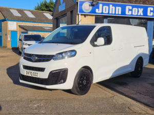 2020 Vauxhall Vivaro 1.5 Turbo D 2900 Sportive L2 H1 Euro 6 (s/s) 5dr in White — image 2