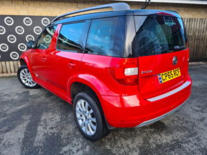 2016 Skoda Yeti 1.2 Tsi Se Automatic in Red — image 6