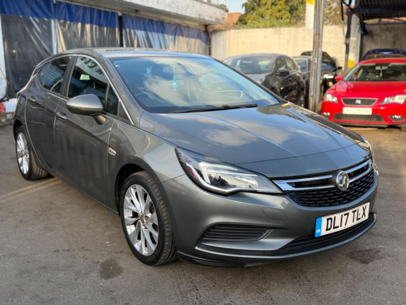 2017 Vauxhall Astra 1.4i Tech Line Euro 6 5dr in Grey — image 1
