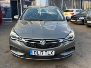 2017 Vauxhall Astra 1.4i Tech Line Euro 6 5dr in Grey — image 2