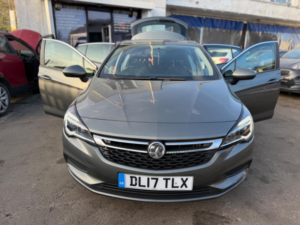2017 Vauxhall Astra 1.4i Tech Line Euro 6 5dr in Grey — image 6