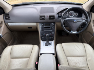 2013 Volvo Xc90 2.4 D5 Se Geartronic 4WD Euro 5 5dr in Silver — image 2