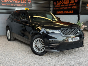 2019 Land Rover Range Rover Velar 2.0 D180 R-Dynamic in Black — image 2