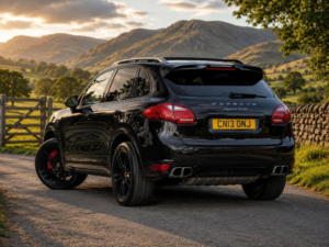 2013 Porsche Cayenne 4.8t V8 Turbo S Tiptronics 4WD Euro 5 (s/s) 5dr in Black — image 4