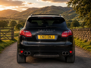 2013 Porsche Cayenne 4.8t V8 Turbo S Tiptronics 4WD Euro 5 (s/s) 5dr in Black — image 6