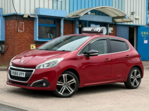 2015 Peugeot 208 1.2 Puretech Gt Line Euro 6 (s/s) 5dr in Red — image 2