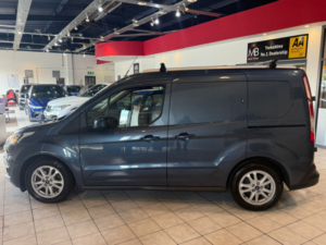 2020 Ford Transit Connect 1.5 200 Ecoblue Limited in Blue — image 5