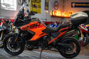 2024 Ktm 1290 Super Adventure S 1290 *top Box - Low Mileage* in Orange — image 3