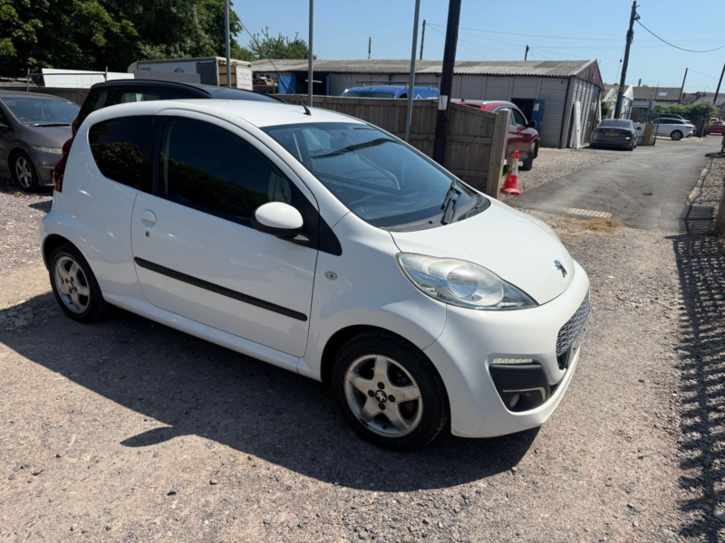 2012 Peugeot 107 1.0 12v Allure Hatchback 3dr Petrol Manual Euro 5 (68 Ps) in White — image 1