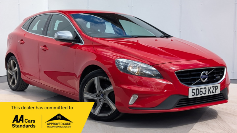 2013 Volvo V40 1.6 D2 R-Design Hatchback 5dr Diesel Manual Euro 5 (s/s) (115 Ps) in Red — image 1