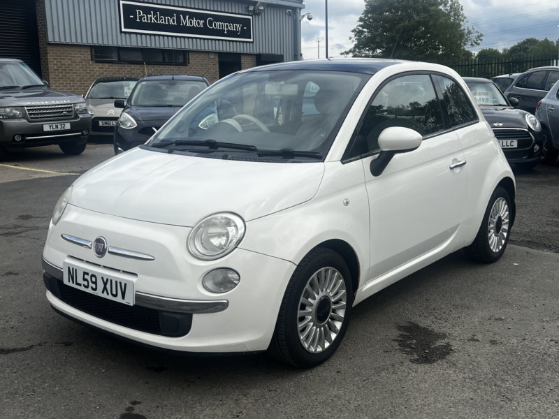 2009 Fiat 500 1.2 500 1.2 Lounge (start Stop) in White — image 1