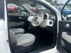 2009 Fiat 500 1.2 500 1.2 Lounge (start Stop) in White — image 5