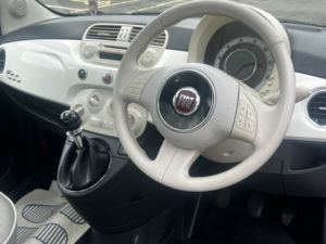 2009 Fiat 500 1.2 500 1.2 Lounge (start Stop) in White — image 6