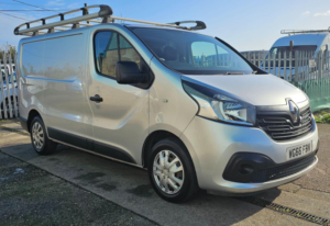 2016 Renault Trafic 1.6 Dci Energy 27 Business+ Swb Standard Roof Euro 6 (s/s) 5dr in Silver — image 6