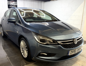 2016 Vauxhall Astra 1.4 I Turbo Elite Nav in Blue — image 4