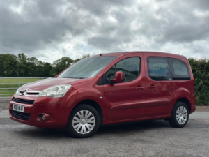 2012 Citroen Berlingo 1.6 Hdi Vtr Multispace MPV Euro 5 5dr in Red — image 4