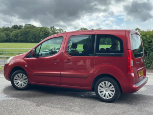 2012 Citroen Berlingo 1.6 Hdi Vtr Multispace MPV Euro 5 5dr in Red — image 5
